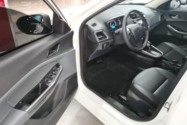 Used Ford Escort 2017 Happiness Edition 1.5L Automatic Fashion Version Driver Seat