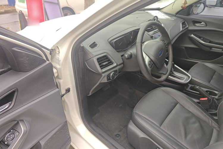 Used Ford Escort 2017 Happiness Edition 1.5L Automatic Fashion Version Driver Seat