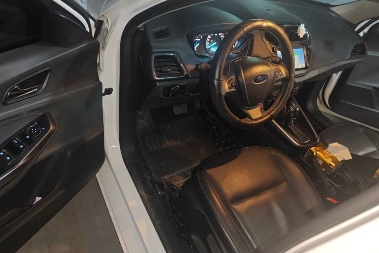 Used Ford Escort 2017 Happiness Edition 1.5L Automatic Fashion Version Driver Seat