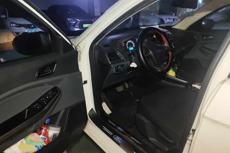 Used Ford Escort 2017 Happiness Edition 1.5L Automatic Fashion Version Driver Seat