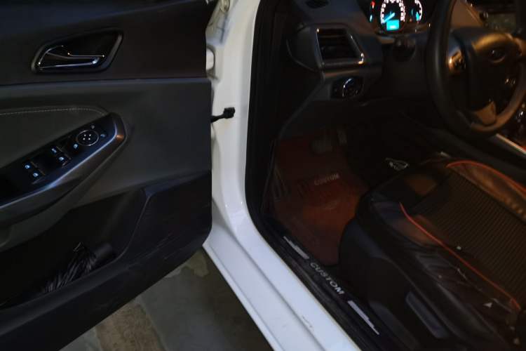 Used Ford Escort 2017 Happiness Edition 1.5L Automatic Fashion Version Driver Seat