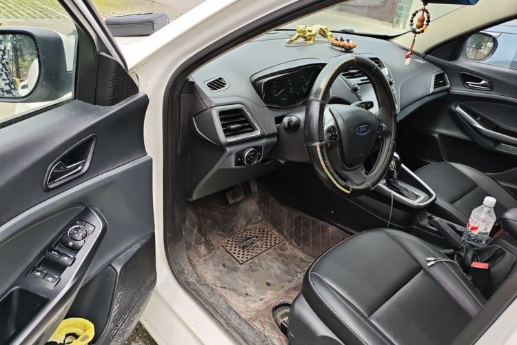 Used Ford Escort 2017 Happiness Edition 1.5L Automatic Fashion Version Driver Seat