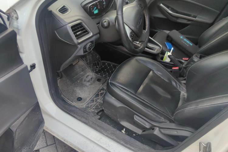 Used Ford Escort 2017 Happiness Edition 1.5L Automatic Fashion Version Driver Seat