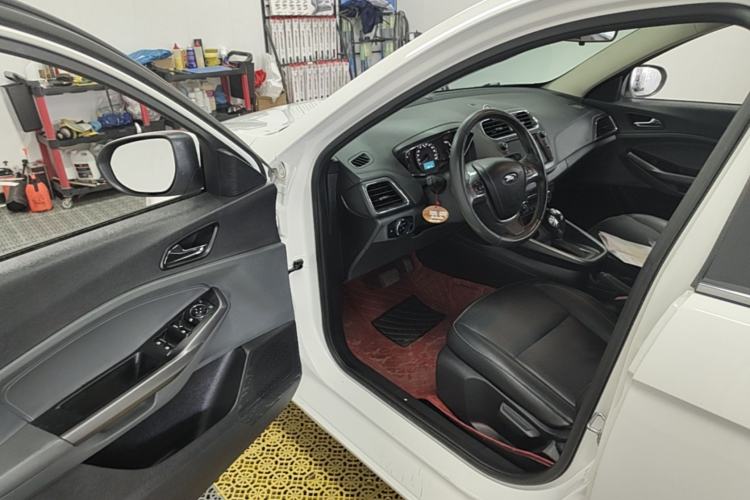 Used Ford Escort 2017 Happiness Edition 1.5L Automatic Fashion Version Driver Seat