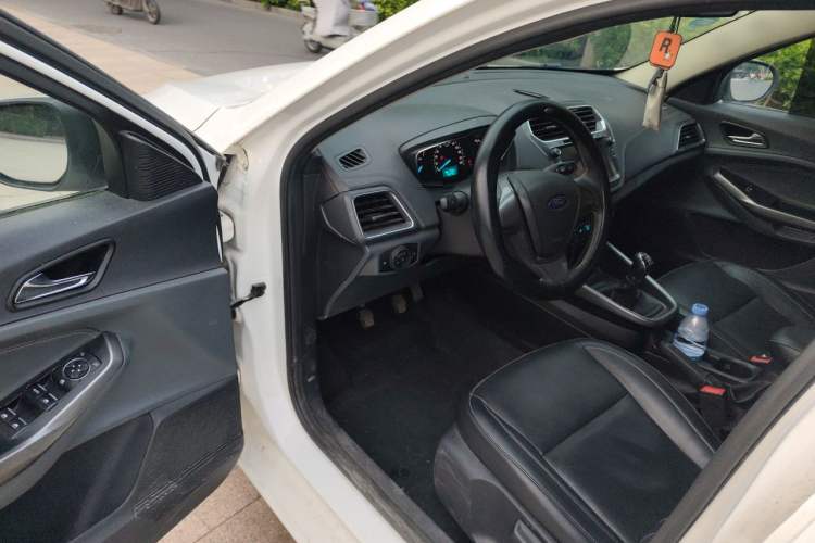 Used Ford Escort 2017 Happy Edition 1.5L Manual Fashion Model Driver Seat