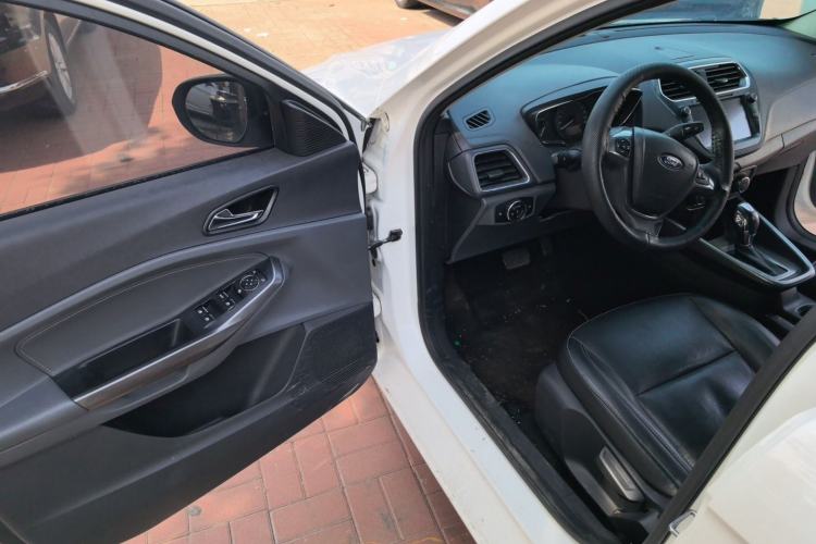 Used Ford Escort 2017 Happiness Edition 1.5L Automatic Fashion Version Driver Seat