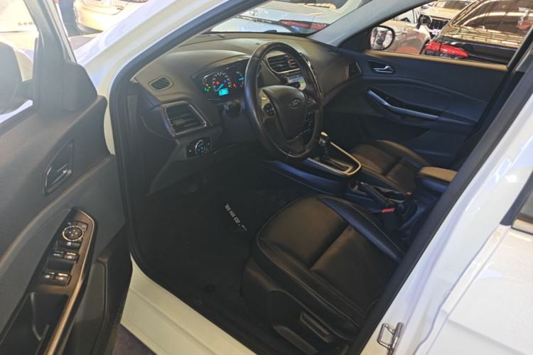 Used Ford Escort 2017 Happiness Edition 1.5L Automatic Fashion Version Driver Seat
