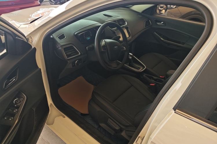 Used Ford Escort 2017 Happiness Edition 1.5L Automatic Fashion Version Driver Seat