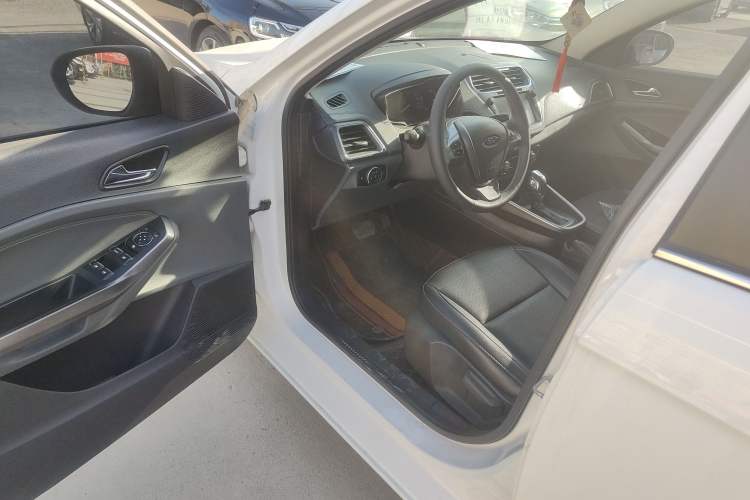Used Ford Escort 2017 Happiness Edition 1.5L Automatic Fashion Version Driver Seat