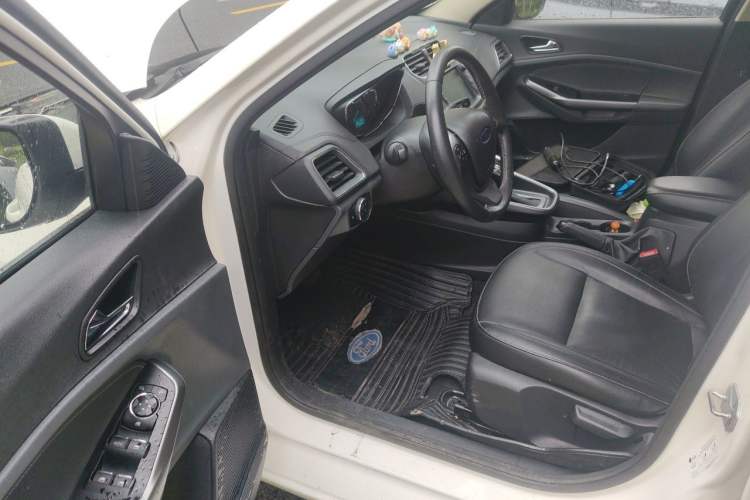 Used Ford Escort 2017 Happiness Edition 1.5L Automatic Fashion Version Driver Seat