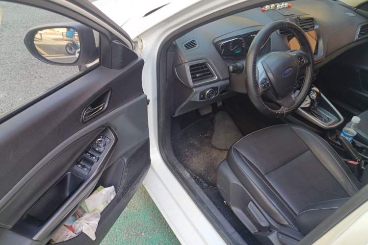 Used Ford Escort 2017 Happiness Edition 1.5L Automatic Fashion Version Driver Seat