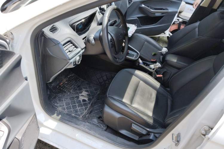 Used Ford Escort 2017 Happiness Edition 1.5L Automatic Fashion Version Driver Seat