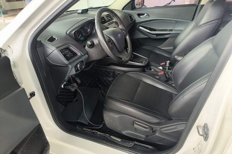 Used Ford Escort 2017 Happiness Edition 1.5L Automatic Fashion Version Driver Seat