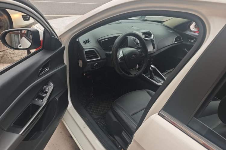 Used Ford Escort 2017 Happiness Edition 1.5L Automatic Fashion Version Driver Seat
