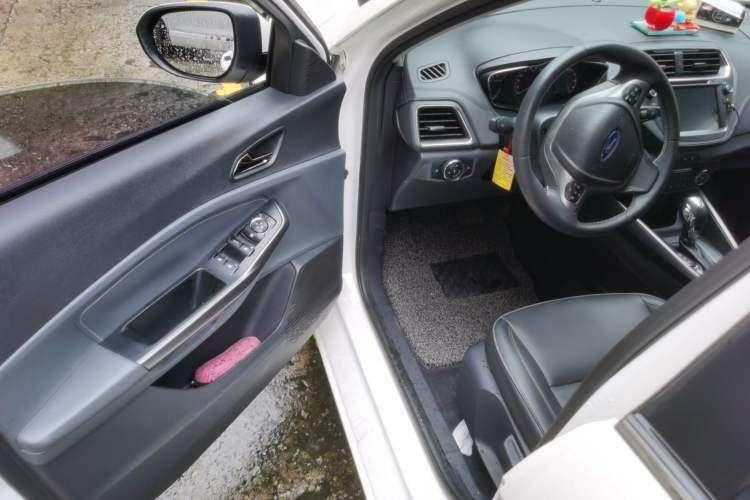 Used Ford Escort 2017 Happiness Edition 1.5L Automatic Fashion Version Driver Seat