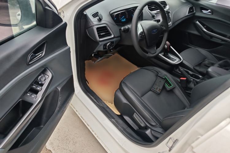 Used Ford Escort 2017 Happiness Edition 1.5L Automatic Fashion Version Driver Seat