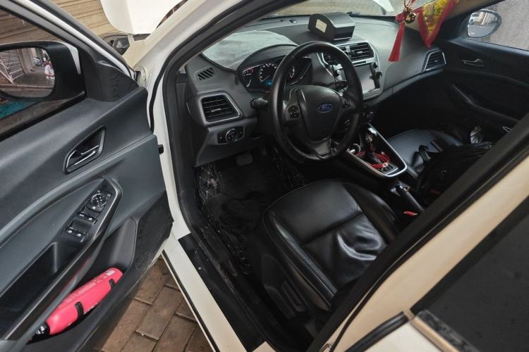 Used Ford Escort 2017 Happiness Edition 1.5L Automatic Fashion Version Driver Seat