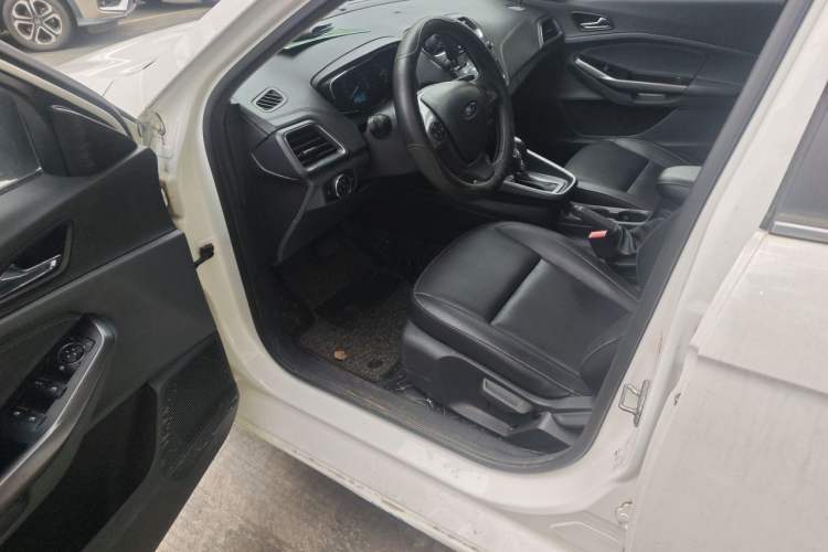 Used Ford Escort 2017 Happiness Edition 1.5L Automatic Fashion Version Driver Seat