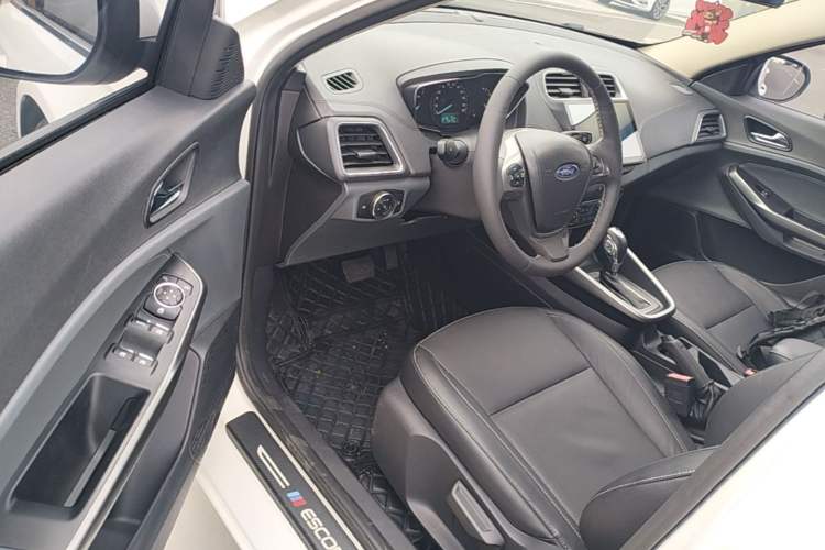 Used Ford Escort 2017 Happiness Edition 1.5L Automatic Fashion Version Driver Seat