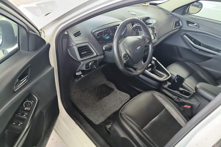 Used Ford Escort 2017 Happiness Edition 1.5L Automatic Fashion Version Driver Seat