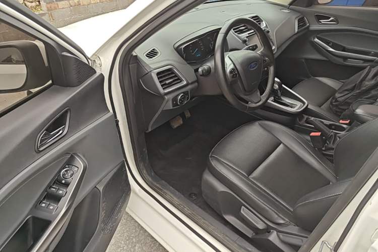 Used Ford Escort 2017 Happiness Edition 1.5L Automatic Fashion Version Driver Seat