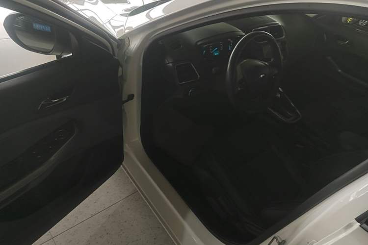 Used Ford Escort 2017 Happiness Edition 1.5L Automatic Fashion Version Driver Seat