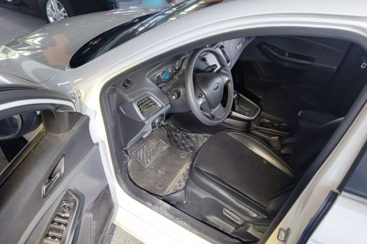 Used Ford Escort 2017 Happiness Edition 1.5L Automatic Fashion Version Driver Seat