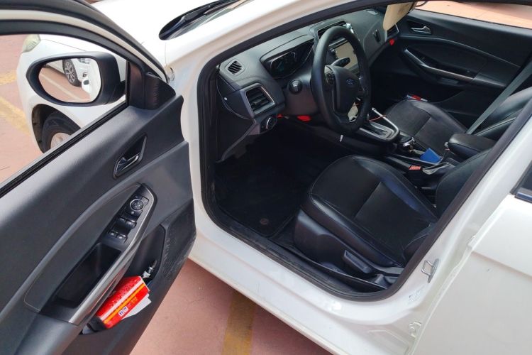 Used Ford Escort 2017 Happiness Edition 1.5L Automatic Fashion Version Driver Seat