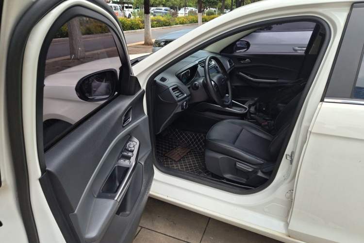 Used Ford Escort 2017 Happiness Edition 1.5L Automatic Fashion Version Driver Seat