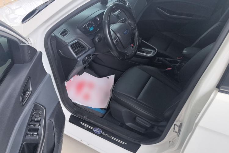 Used Ford Escort 2017 Happiness Edition 1.5L Automatic Fashion Version Driver Seat