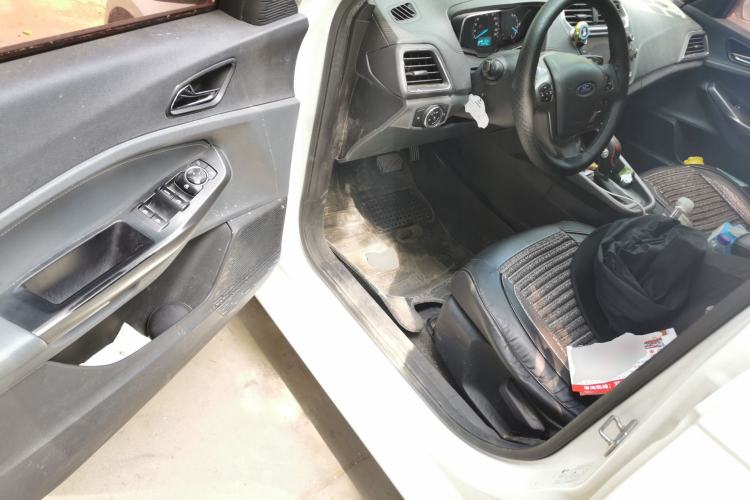Used Ford Escort 2017 Happiness Edition 1.5L Automatic Fashion Version Driver Seat