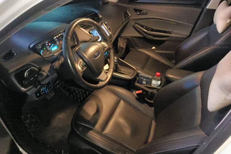 Used Ford Escort 2017 Happiness Edition 1.5L Automatic Fashion Version Driver Seat