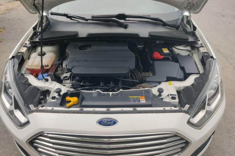 Used Ford Escort 2017 1.5L Manual Comfort Model Engine Bay