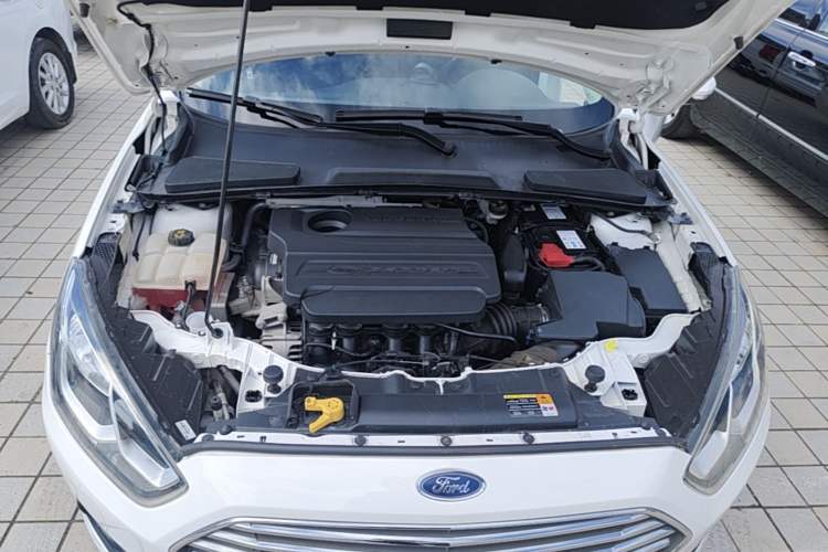Used Ford Escort 2017 Happiness Edition 1.5L Automatic Fashion Version Engine Bay