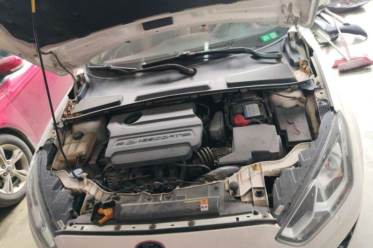 Used Ford Escort 2017 1.5L Automatic Comfort Model Engine Bay