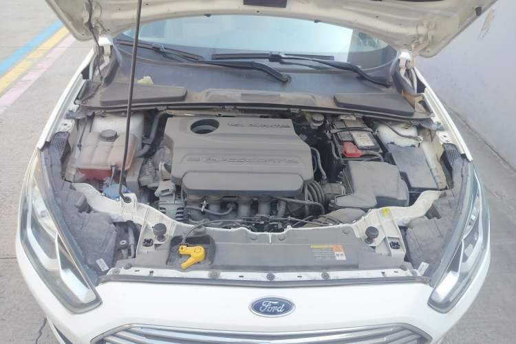 Used Ford Escort 2017 Revised Version 1.5L Manual Comfort Edition Engine Bay