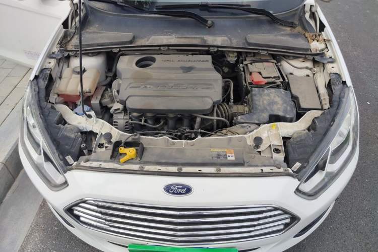 Used Ford Escort 2017 1.5L Manual Comfort Model Engine Bay