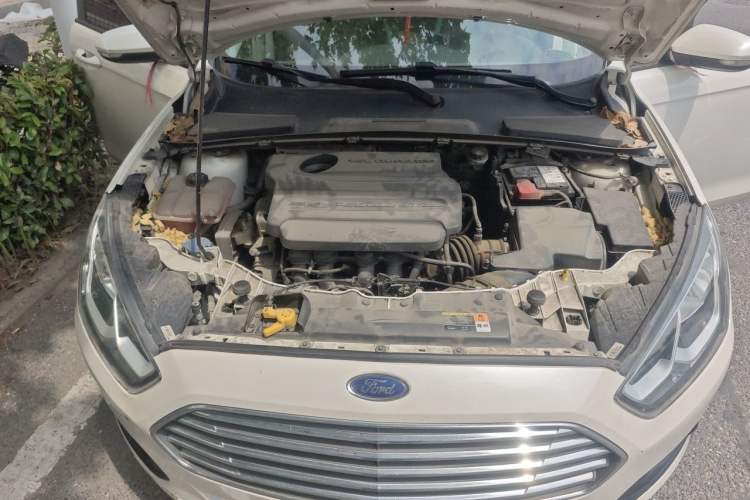 Used Ford Escort 2017 1.5L Manual Comfort Model Engine Bay