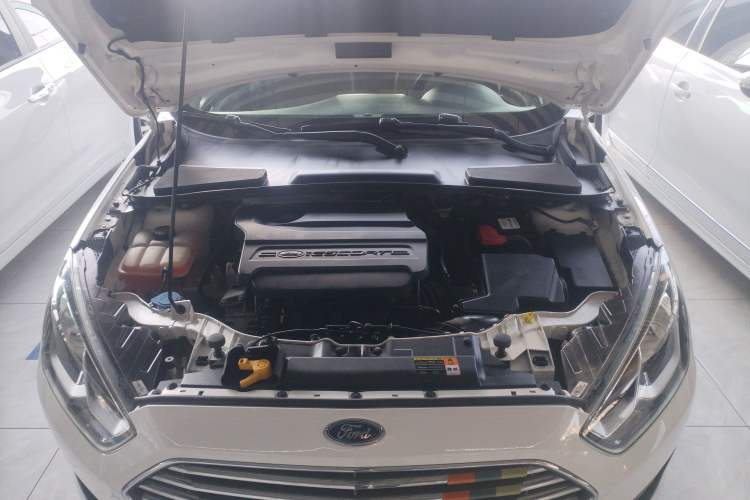 Used Ford Escort 2017 Revised Version 1.5L Manual Comfort Edition Engine Bay