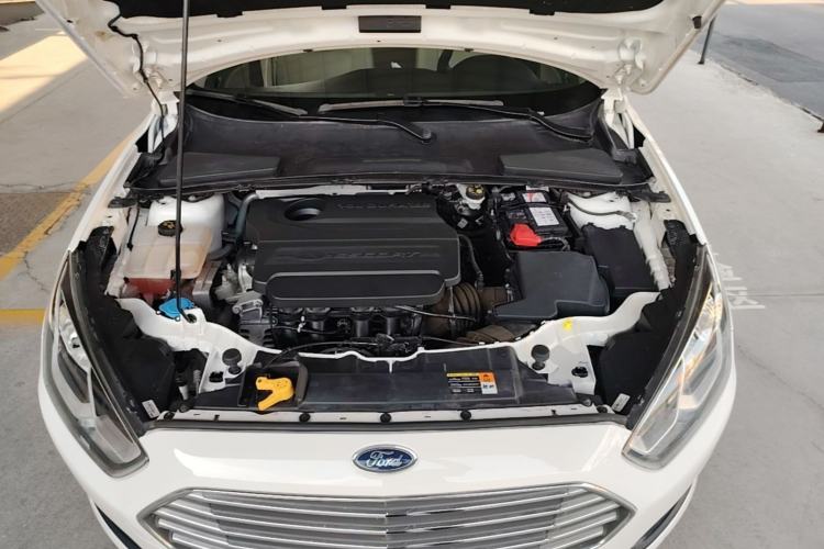 Used Ford Escort 2017 Revised Version 1.5L Manual Comfort Edition Engine Bay