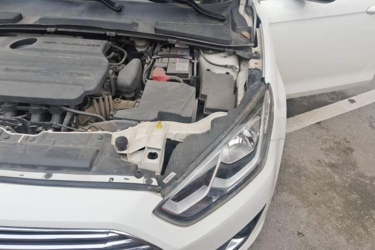 Used Ford Escort 2017 1.5L Automatic Comfort Model Engine Bay Left