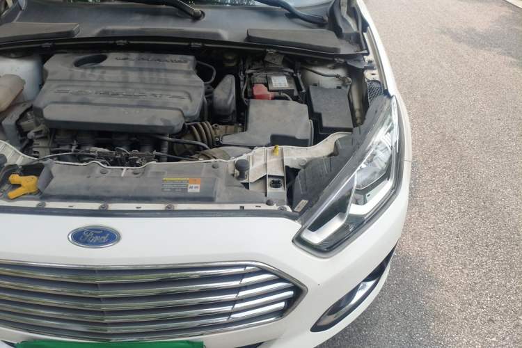 Used Ford Escort 2017 Happiness Edition 1.5L Automatic Fashion Version Engine Bay Left