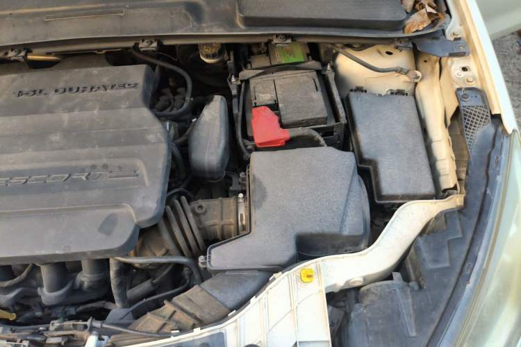 Used Ford Escort 2017 Happiness Edition 1.5L Automatic Fashion Version Engine Bay Left