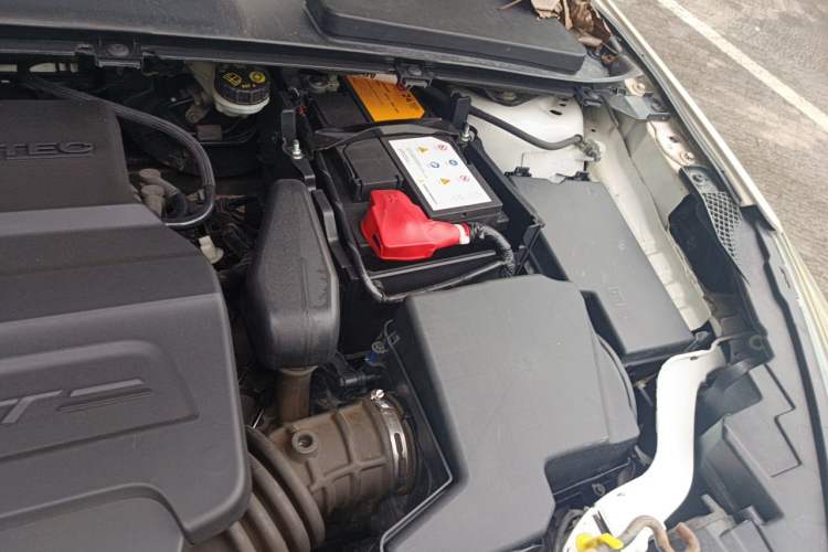 Used Ford Escort 2017 Happiness Edition 1.5L Automatic Fashion Version Engine Bay Left