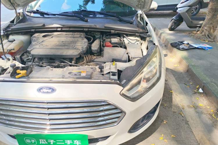 Used Ford Escort 2017 1.5L Automatic Comfort Model Engine Bay Left