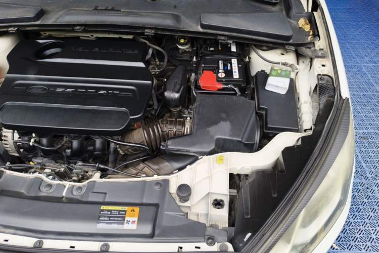 Used Ford Escort 2017 Happiness Edition 1.5L Automatic Fashion Version Engine Bay Left