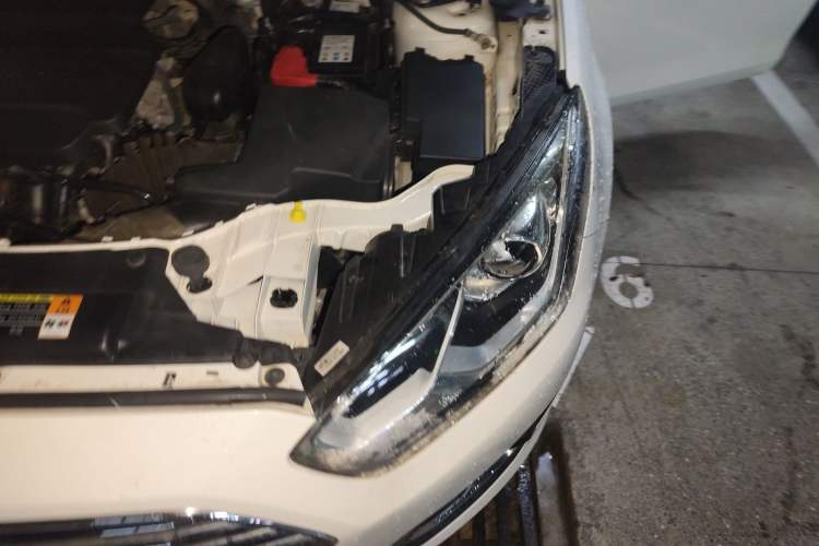 Used Ford Escort 2017 Happiness Edition 1.5L Automatic Fashion Version Engine Bay Left