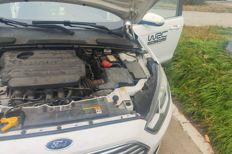 Used Ford Escort 2017 1.5L Manual Comfort Model Engine Bay Left