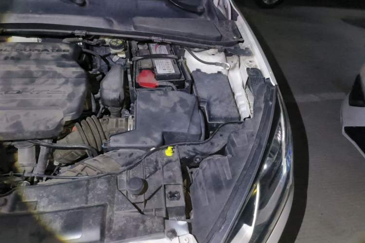 Used Ford Escort 2017 Happiness Edition 1.5L Automatic Fashion Version Engine Bay Left