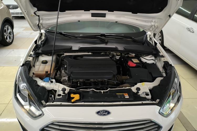 Used Ford Escort 2017 Revised Version 1.5L Manual Comfort Edition Engine Bay